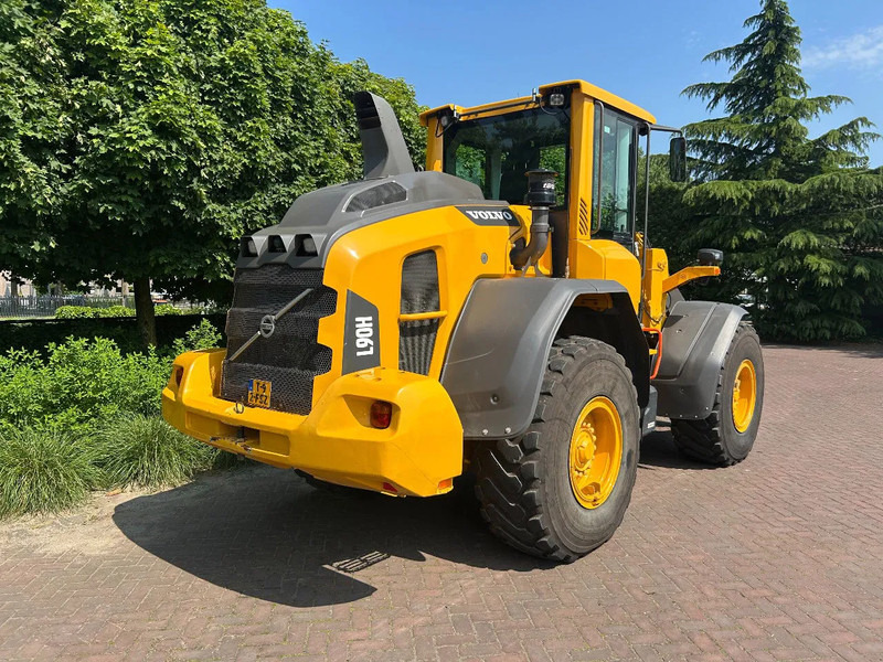 Volvo L90 H - Utovarivač na kotačima: slika Volvo L90 H - Utovarivač na kotačima Volvo L90 H - Utovarivač na kotačima: slika Volvo L90 H - Utovarivač na kotačima