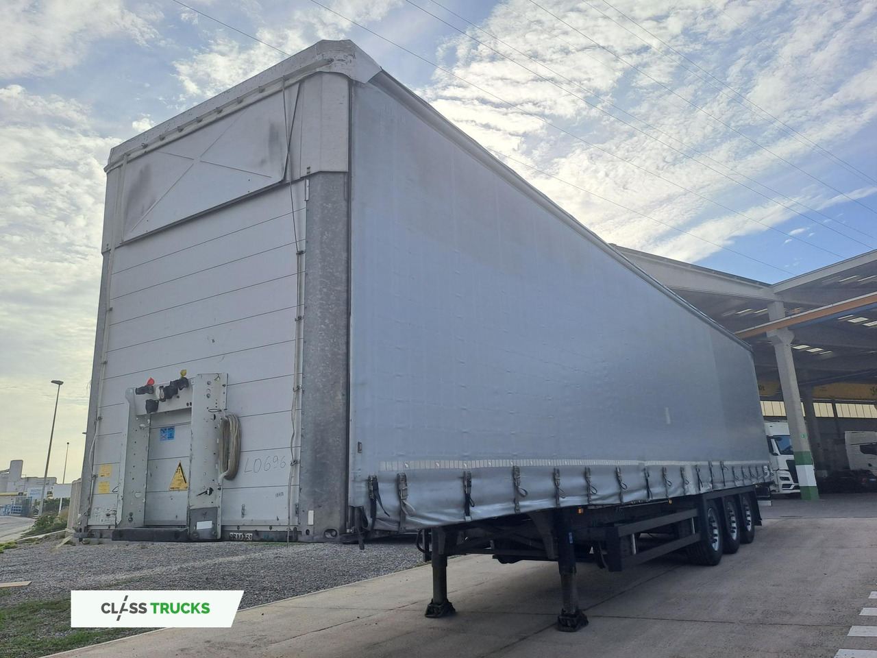 Schmitz Cargobull SCS24/L Varios - Poluprikolica s ceradom: slika Schmitz Cargobull SCS24/L Varios - Poluprikolica s ceradom Schmitz Cargobull SCS24/L Varios - Poluprikolica s ceradom: slika Schmitz Cargobull SCS24/L Varios - Poluprikolica s ceradom