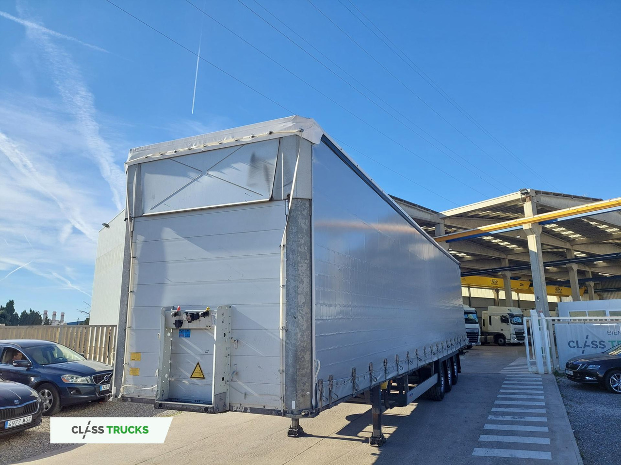 Schmitz Cargobull SCS24/L Varios - Poluprikolica s ceradom: slika Schmitz Cargobull SCS24/L Varios - Poluprikolica s ceradom Schmitz Cargobull SCS24/L Varios - Poluprikolica s ceradom: slika Schmitz Cargobull SCS24/L Varios - Poluprikolica s ceradom