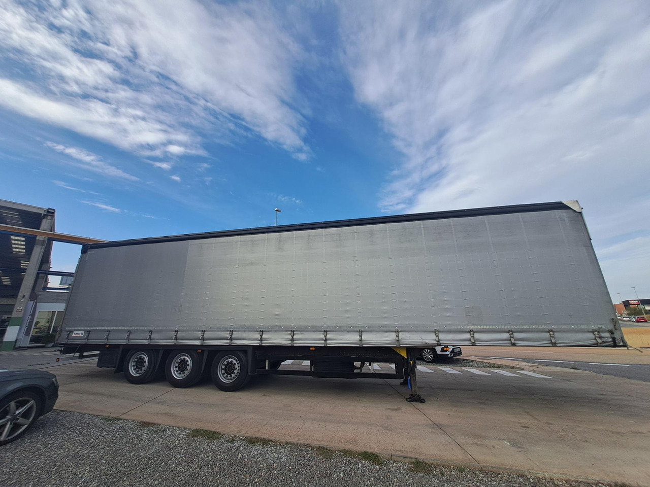 Schmitz Cargobull SCS24/L Varios - Poluprikolica s ceradom: slika Schmitz Cargobull SCS24/L Varios - Poluprikolica s ceradom Schmitz Cargobull SCS24/L Varios - Poluprikolica s ceradom: slika Schmitz Cargobull SCS24/L Varios - Poluprikolica s ceradom