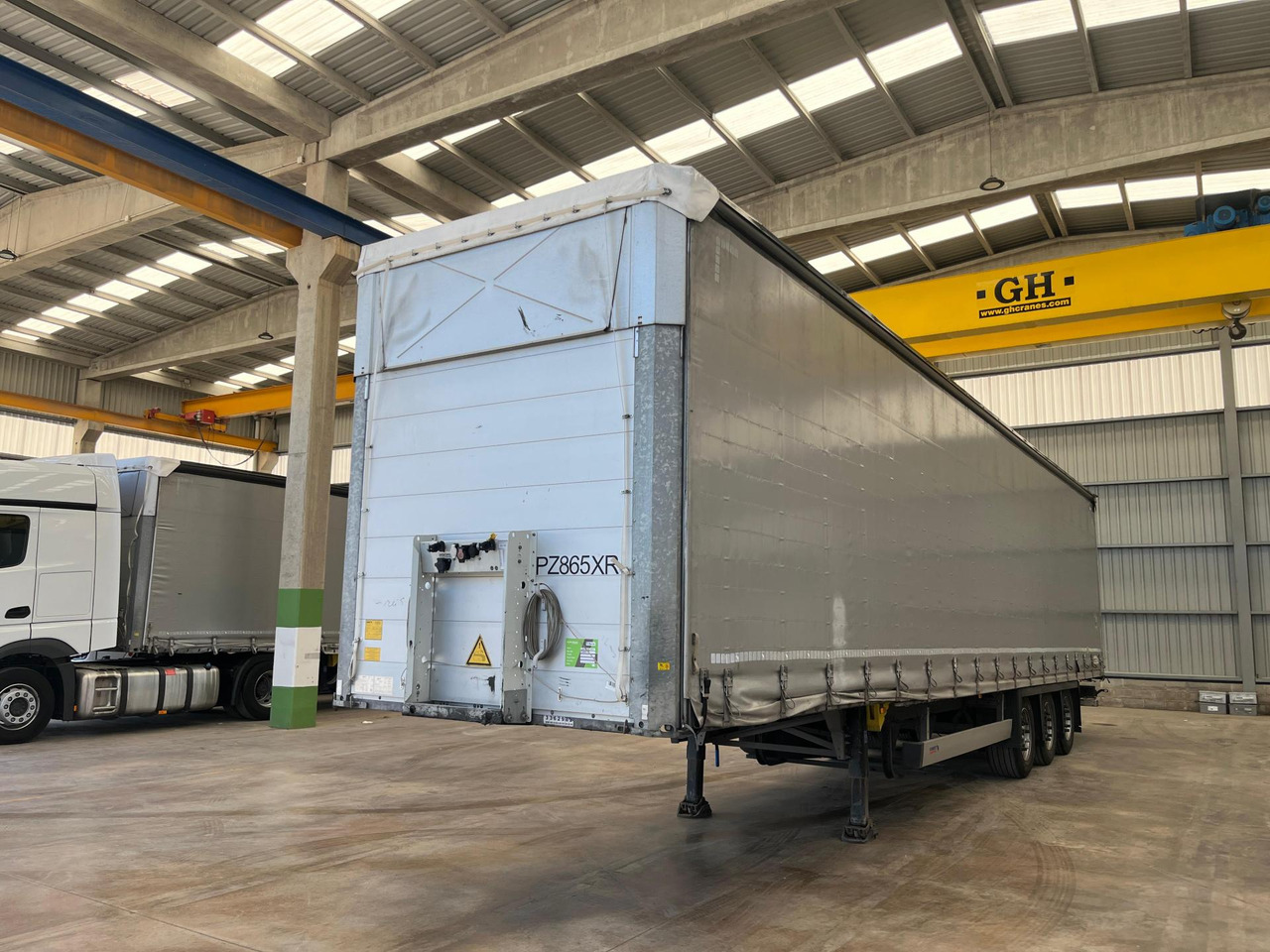 Poluprikolica s ceradom Schmitz Cargobull SCS24/L Varios: slika Poluprikolica s ceradom Schmitz Cargobull SCS24/L Varios