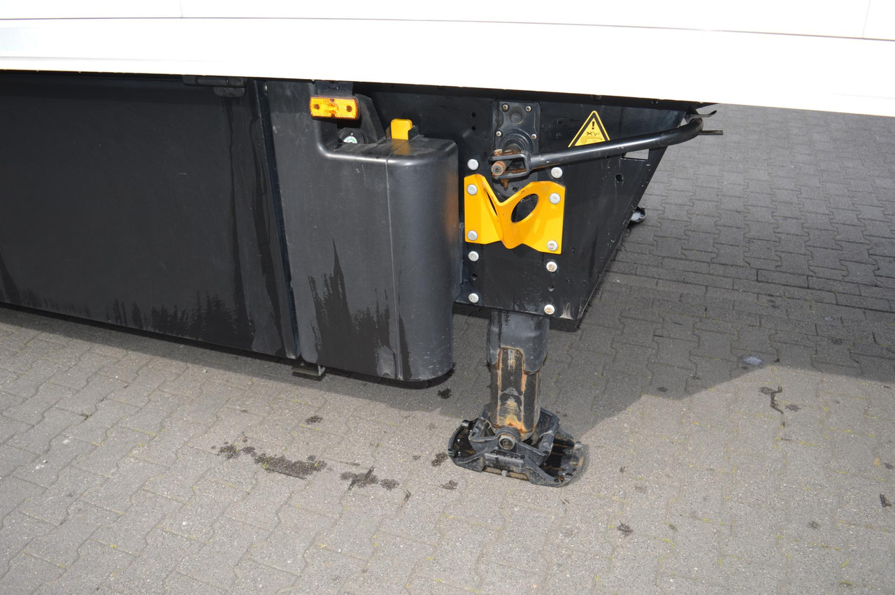 Schmitz Cargobull SKO FP 45 ThermoKing SLXi 300 - Poluprikolica hladnjača: slika Schmitz Cargobull SKO FP 45 ThermoKing SLXi 300 - Poluprikolica hladnjača Schmitz Cargobull SKO FP 45 ThermoKing SLXi 300 - Poluprikolica hladnjača: slika Schmitz Cargobull SKO FP 45 ThermoKing SLXi 300 - Poluprikolica hladnjača