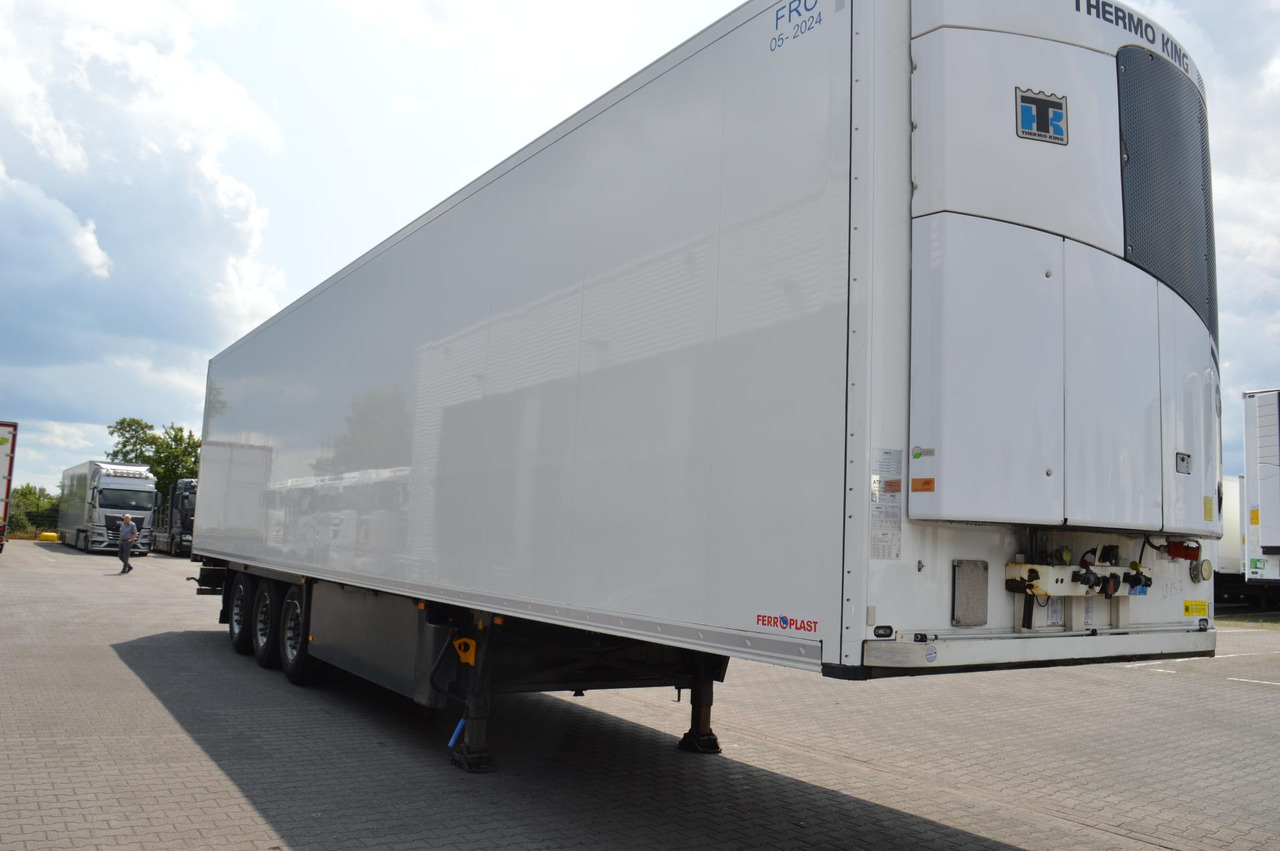 Schmitz Cargobull SKO FP 45 ThermoKing SLXi 300 - Poluprikolica hladnjača: slika Schmitz Cargobull SKO FP 45 ThermoKing SLXi 300 - Poluprikolica hladnjača Schmitz Cargobull SKO FP 45 ThermoKing SLXi 300 - Poluprikolica hladnjača: slika Schmitz Cargobull SKO FP 45 ThermoKing SLXi 300 - Poluprikolica hladnjača