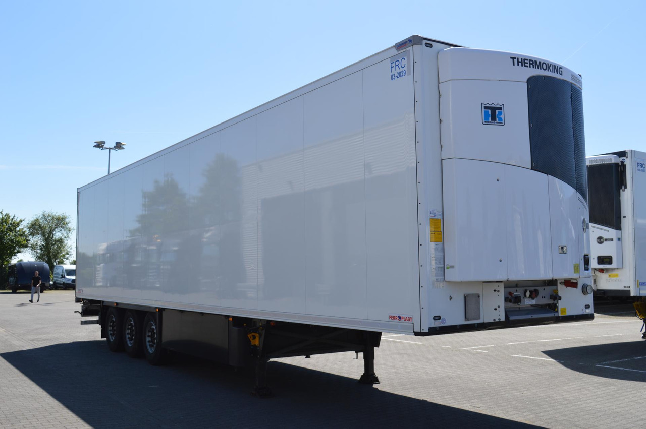 Schmitz Cargobull SKO FP 45 ThermoKing SLXi 300 - Poluprikolica hladnjača: slika Schmitz Cargobull SKO FP 45 ThermoKing SLXi 300 - Poluprikolica hladnjača Schmitz Cargobull SKO FP 45 ThermoKing SLXi 300 - Poluprikolica hladnjača: slika Schmitz Cargobull SKO FP 45 ThermoKing SLXi 300 - Poluprikolica hladnjača