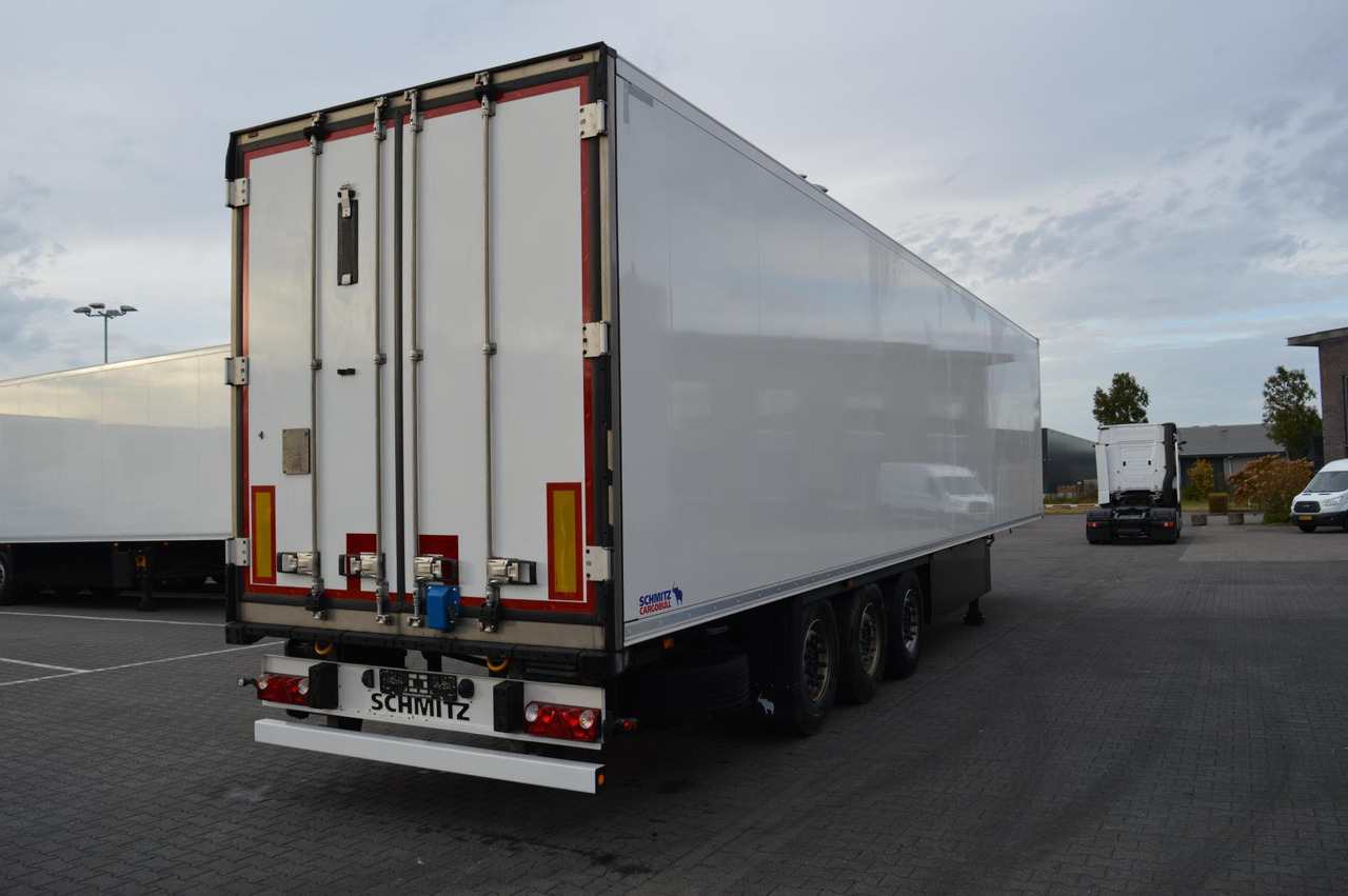 Schmitz Cargobull SKO FP 60 Carrier Vector 1550 - Poluprikolica hladnjača: slika Schmitz Cargobull SKO FP 60 Carrier Vector 1550 - Poluprikolica hladnjača Schmitz Cargobull SKO FP 60 Carrier Vector 1550 - Poluprikolica hladnjača: slika Schmitz Cargobull SKO FP 60 Carrier Vector 1550 - Poluprikolica hladnjača