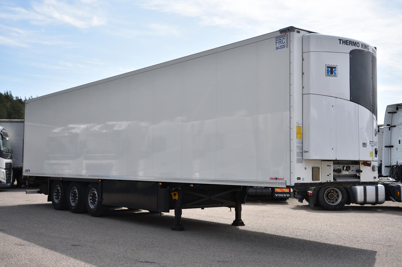 Schmitz Cargobull SKO FP 60 ThermoKing SLXi 300 - Poluprikolica hladnjača: slika Schmitz Cargobull SKO FP 60 ThermoKing SLXi 300 - Poluprikolica hladnjača Schmitz Cargobull SKO FP 60 ThermoKing SLXi 300 - Poluprikolica hladnjača: slika Schmitz Cargobull SKO FP 60 ThermoKing SLXi 300 - Poluprikolica hladnjača