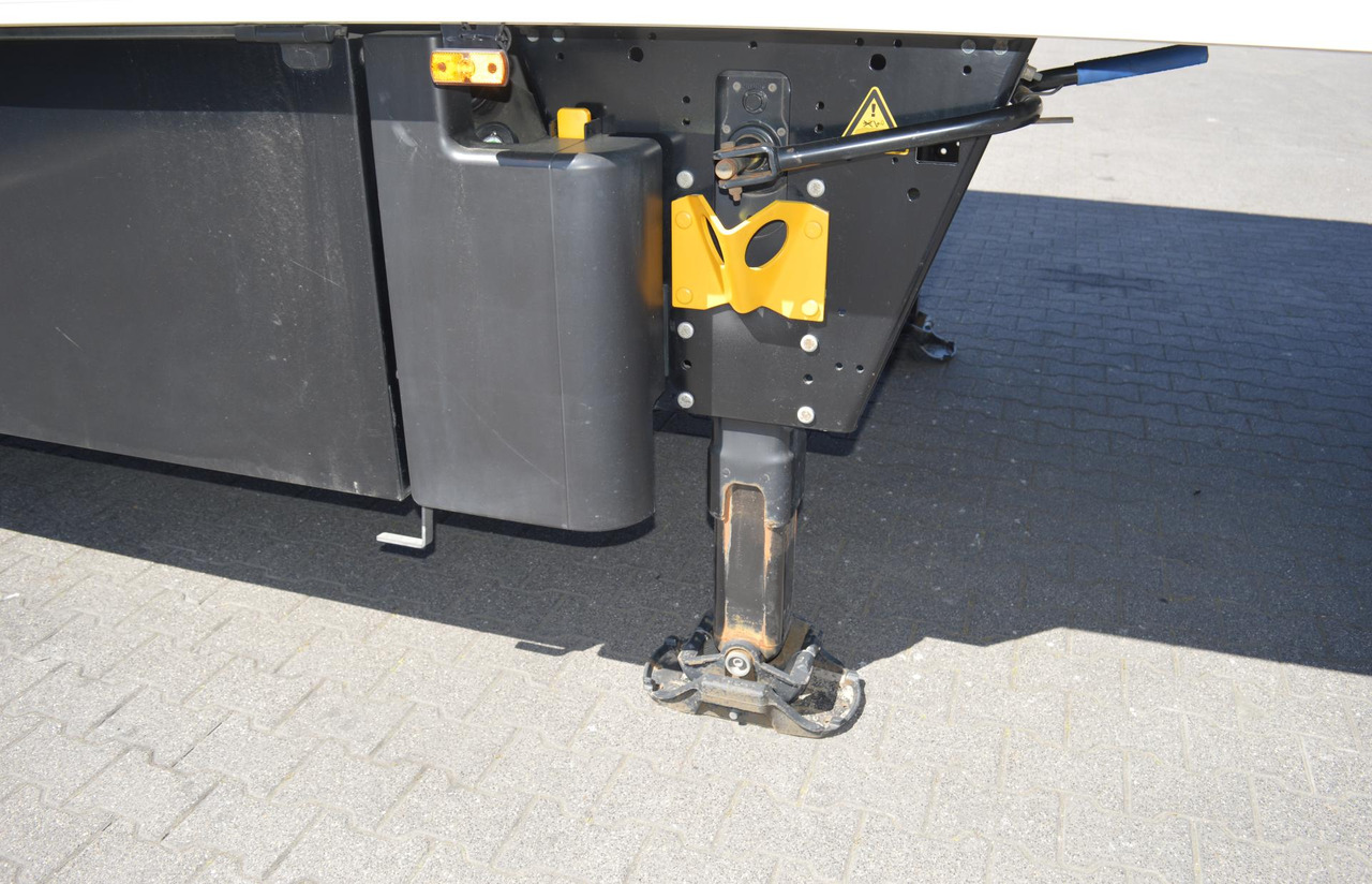 Schmitz Cargobull SKO FP 60 ThermoKing SLXi 300 - Poluprikolica hladnjača: slika Schmitz Cargobull SKO FP 60 ThermoKing SLXi 300 - Poluprikolica hladnjača Schmitz Cargobull SKO FP 60 ThermoKing SLXi 300 - Poluprikolica hladnjača: slika Schmitz Cargobull SKO FP 60 ThermoKing SLXi 300 - Poluprikolica hladnjača