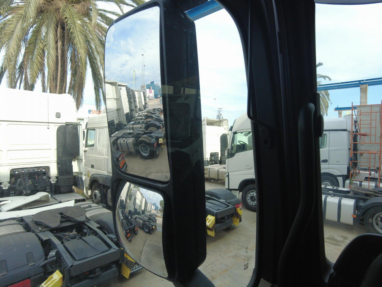 Mercedes-Benz Actros 5 1845 BigSpace - Tegljač: slika Mercedes-Benz Actros 5 1845 BigSpace - Tegljač Mercedes-Benz Actros 5 1845 BigSpace - Tegljač: slika Mercedes-Benz Actros 5 1845 BigSpace - Tegljač