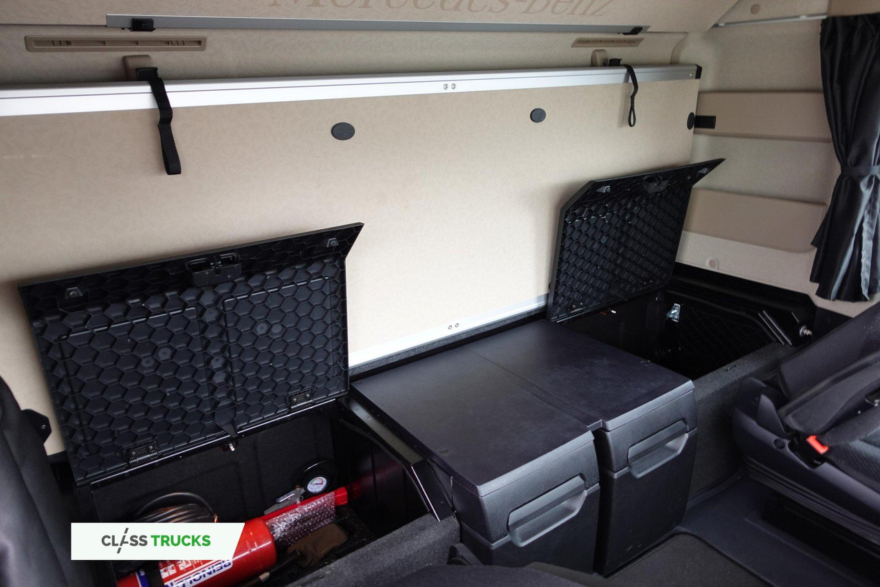 Tegljač Mercedes-Benz Actros 5 1845 BigSpace: slika Tegljač Mercedes-Benz Actros 5 1845 BigSpace