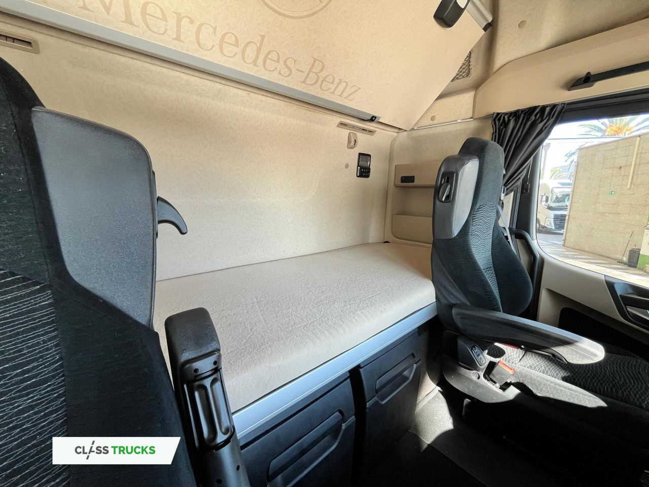 Tegljač Mercedes-Benz Actros 5 1845 BigSpace: slika Tegljač Mercedes-Benz Actros 5 1845 BigSpace