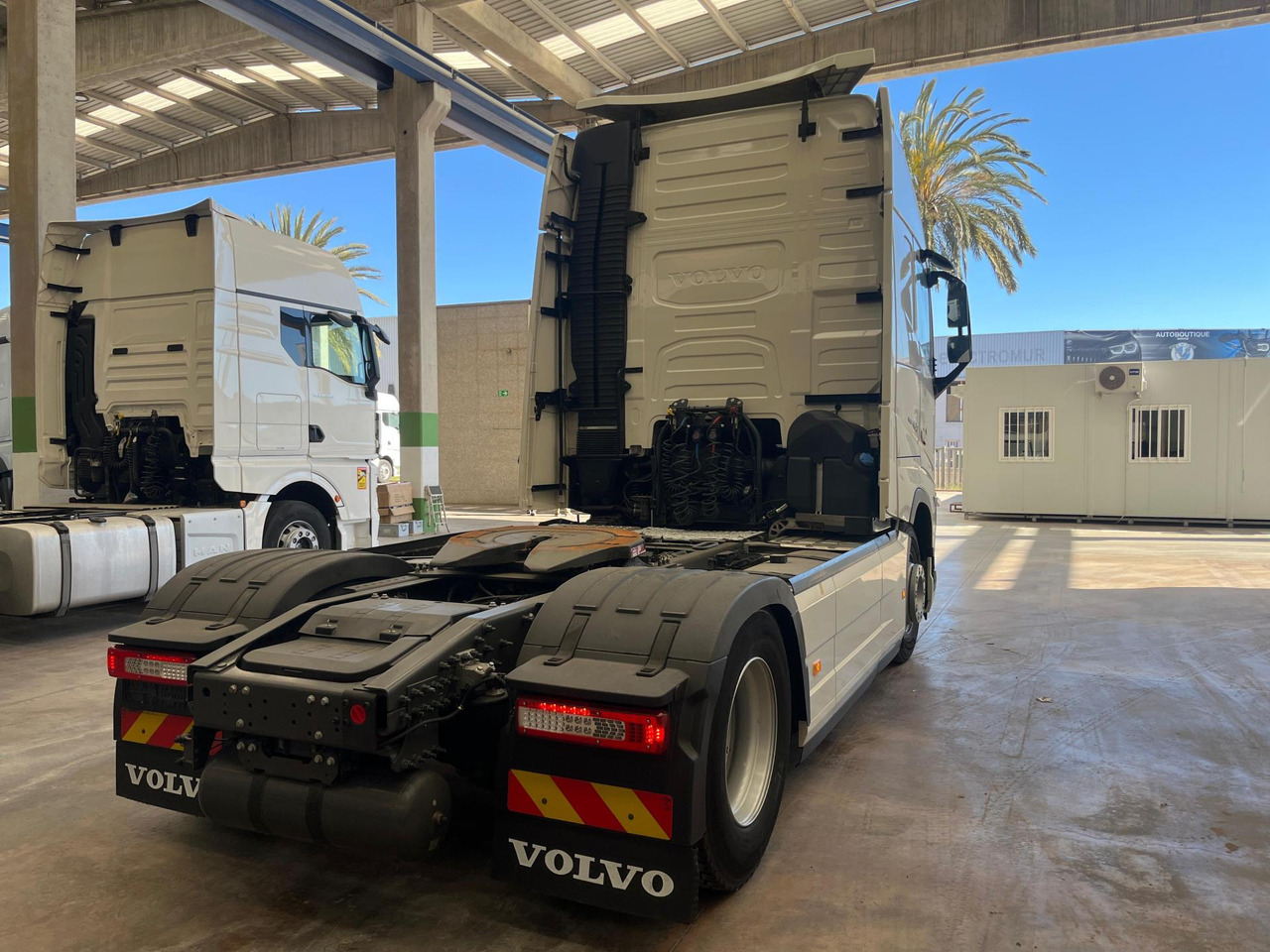 Volvo FH 460 Globetrotter XL i-Save - Tegljač: slika Volvo FH 460 Globetrotter XL i-Save - Tegljač Volvo FH 460 Globetrotter XL i-Save - Tegljač: slika Volvo FH 460 Globetrotter XL i-Save - Tegljač