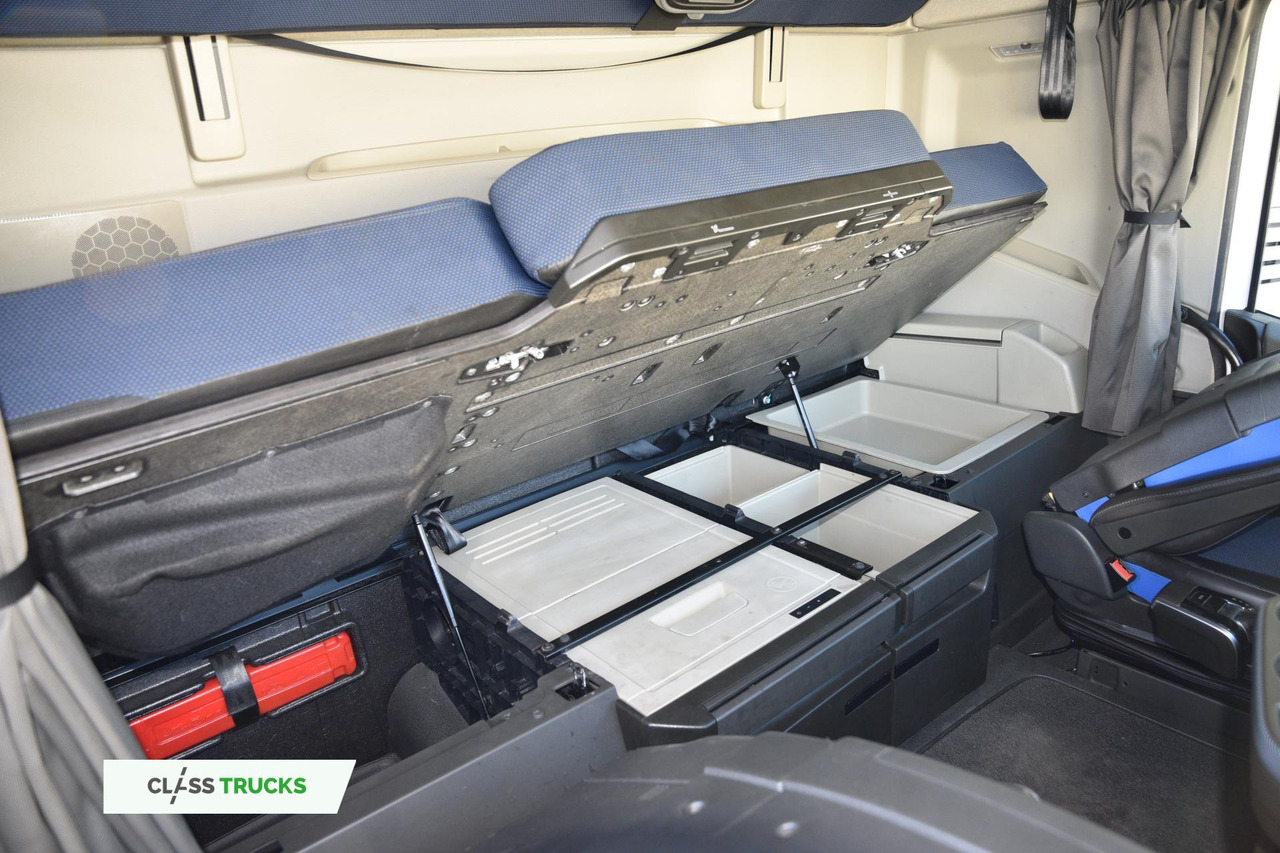 Zakup Volvo FH 500 Globetrotter XL Side Skirts Volvo FH 500 Globetrotter XL Side Skirts: slika Zakup Volvo FH 500 Globetrotter XL Side Skirts Volvo FH 500 Globetrotter XL Side Skirts