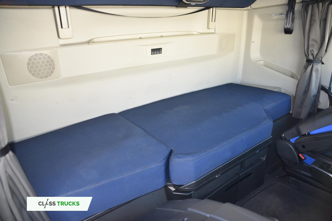 Zakup Volvo FH 500 Globetrotter XL Side Skirts Volvo FH 500 Globetrotter XL Side Skirts: slika Zakup Volvo FH 500 Globetrotter XL Side Skirts Volvo FH 500 Globetrotter XL Side Skirts