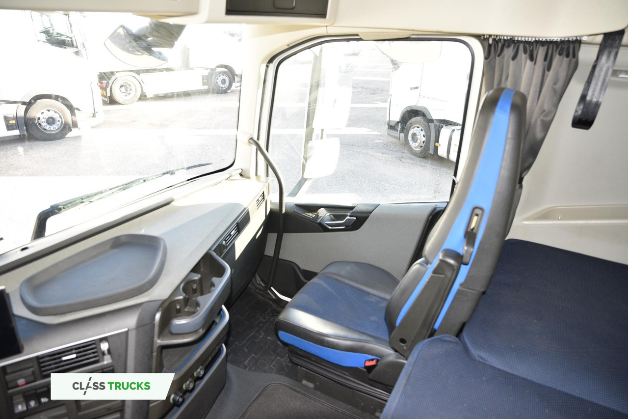 Zakup Volvo FH 500 Globetrotter XL Side Skirts Volvo FH 500 Globetrotter XL Side Skirts: slika Zakup Volvo FH 500 Globetrotter XL Side Skirts Volvo FH 500 Globetrotter XL Side Skirts