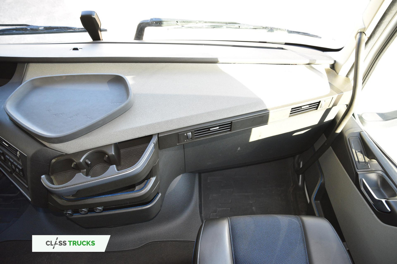 Zakup Volvo FH 500 Globetrotter XL Side Skirts Volvo FH 500 Globetrotter XL Side Skirts: slika Zakup Volvo FH 500 Globetrotter XL Side Skirts Volvo FH 500 Globetrotter XL Side Skirts