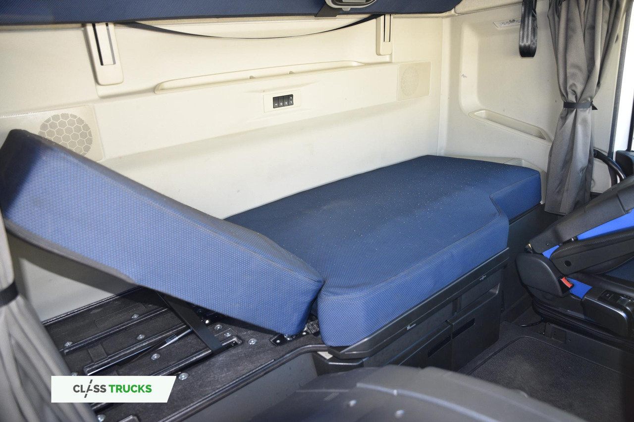 Zakup Volvo FH 500 Globetrotter XL Side Skirts Volvo FH 500 Globetrotter XL Side Skirts: slika Zakup Volvo FH 500 Globetrotter XL Side Skirts Volvo FH 500 Globetrotter XL Side Skirts