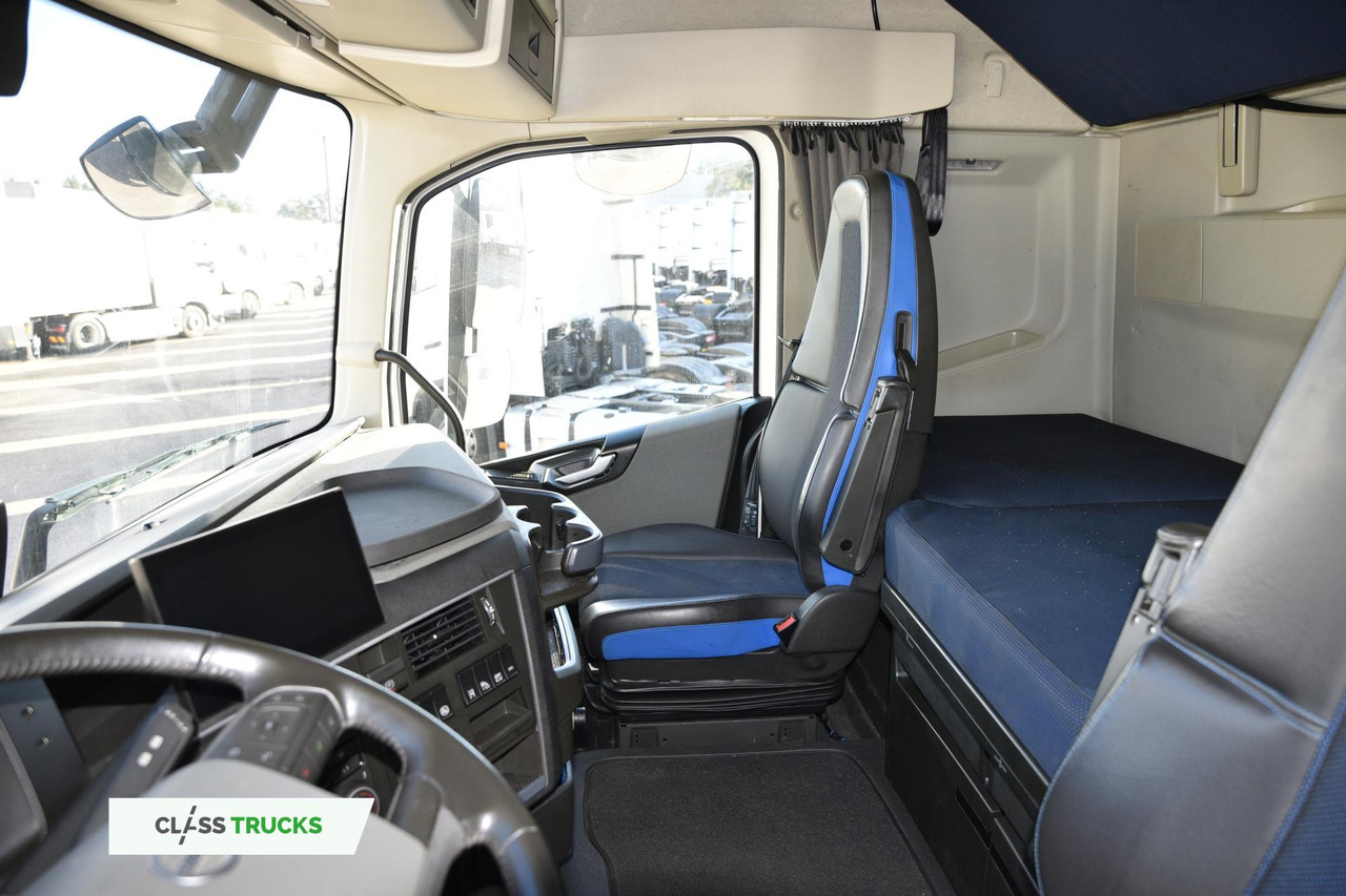Zakup Volvo FH 500 Globetrotter XL Side Skirts Volvo FH 500 Globetrotter XL Side Skirts: slika Zakup Volvo FH 500 Globetrotter XL Side Skirts Volvo FH 500 Globetrotter XL Side Skirts
