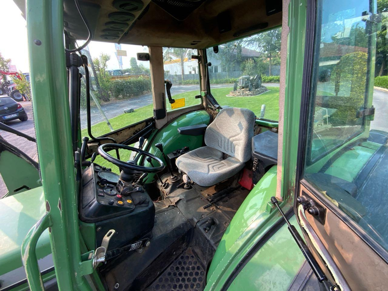 Fendt 275S - Traktor: slika Fendt 275S - Traktor Fendt 275S - Traktor: slika Fendt 275S - Traktor