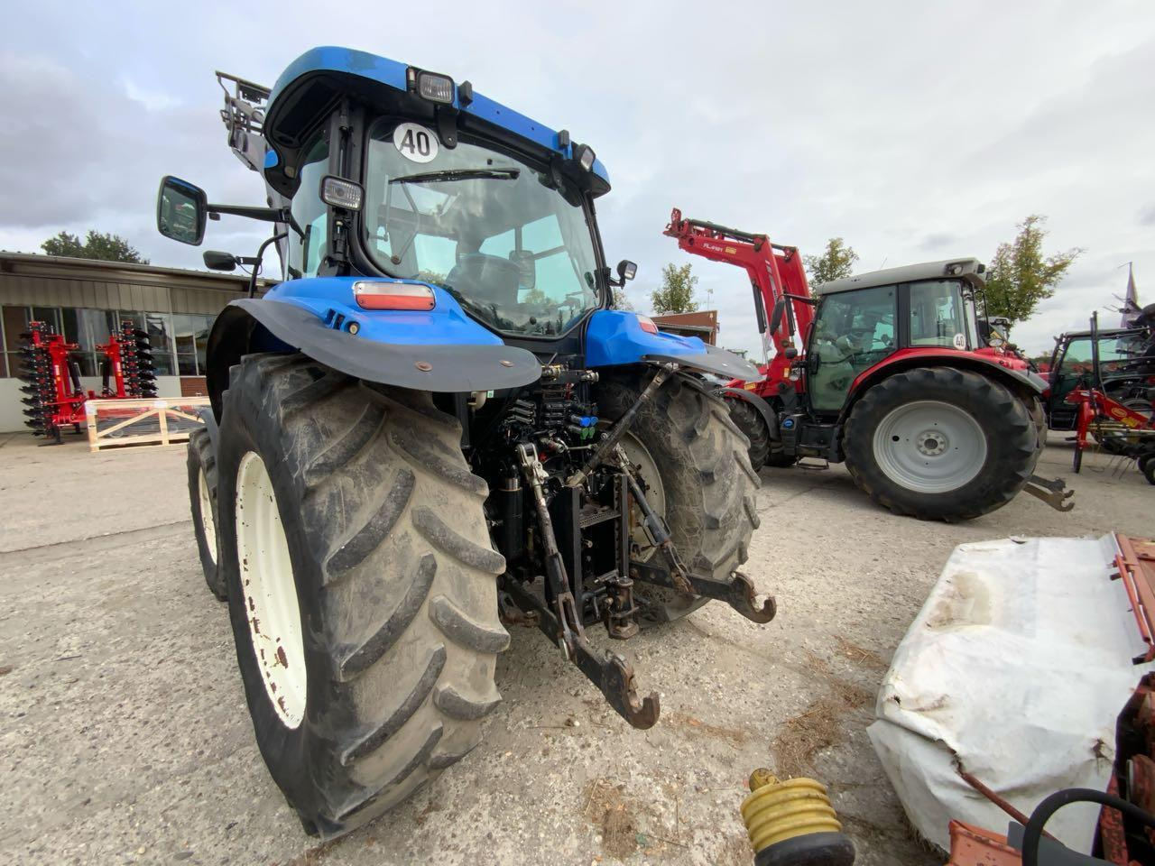 New Holland T6020 Elite - Traktor: slika New Holland T6020 Elite - Traktor New Holland T6020 Elite - Traktor: slika New Holland T6020 Elite - Traktor