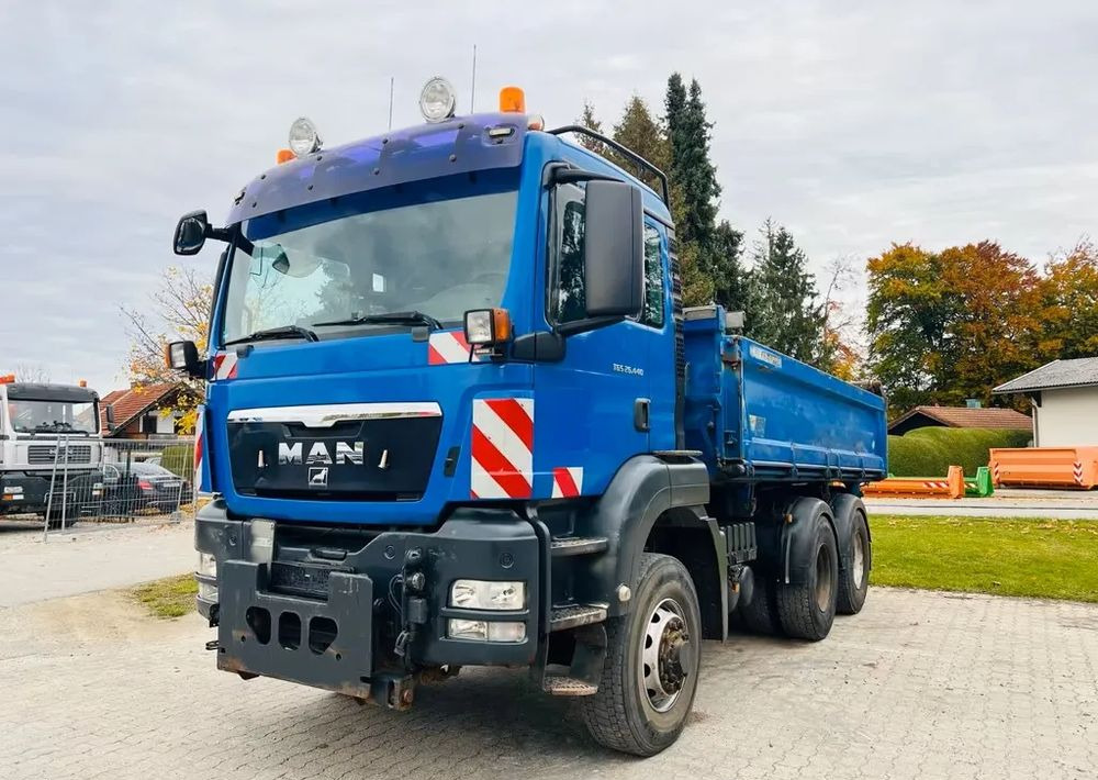 MAN TGS 26.440 6x6 Hydrodrive – Meiller 3-stronny wywrotka / Manual / Retarder / Tempomat / Euro 5 - Kiper: slika MAN TGS 26.440 6x6 Hydrodrive – Meiller 3-stronny wywrotka / Manual / Retarder / Tempomat / Euro 5 - Kiper MAN TGS 26.440 6x6 Hydrodrive – Meiller 3-stronny wywrotka / Manual / Retarder / Tempomat / Euro 5 - Kiper: slika MAN TGS 26.440 6x6 Hydrodrive – Meiller 3-stronny wywrotka / Manual / Retarder / Tempomat / Euro 5 - Kiper