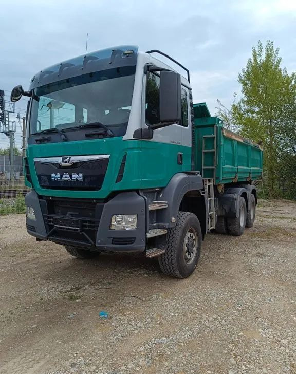 MAN TGS 26.500 | 6x6 | Wywrotka trójstronna | Meiller + Bordmatik | EURO 6 | Rok 2017 | Automat - Kiper: slika MAN TGS 26.500 | 6x6 | Wywrotka trójstronna | Meiller + Bordmatik | EURO 6 | Rok 2017 | Automat - Kiper MAN TGS 26.500 | 6x6 | Wywrotka trójstronna | Meiller + Bordmatik | EURO 6 | Rok 2017 | Automat - Kiper: slika MAN TGS 26.500 | 6x6 | Wywrotka trójstronna | Meiller + Bordmatik | EURO 6 | Rok 2017 | Automat - Kiper