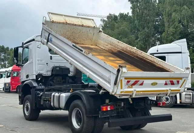 Mercedes-Benz Arocs 2040 4x4 – Meiller | Euro 6c | płyta czołowa do montażu pługu, osprzętu zimowego lub komunalnego | Automat | Resory stalowe (Blatt-Blatt) - Kiper: slika Mercedes-Benz Arocs 2040 4x4 – Meiller | Euro 6c | płyta czołowa do montażu pługu, osprzętu zimowego lub komunalnego | Automat | Resory stalowe (Blatt-Blatt) - Kiper Mercedes-Benz Arocs 2040 4x4 – Meiller | Euro 6c | płyta czołowa do montażu pługu, osprzętu zimowego lub komunalnego | Automat | Resory stalowe (Blatt-Blatt) - Kiper: slika Mercedes-Benz Arocs 2040 4x4 – Meiller | Euro 6c | płyta czołowa do montażu pługu, osprzętu zimowego lub komunalnego | Automat | Resory stalowe (Blatt-Blatt) - Kiper