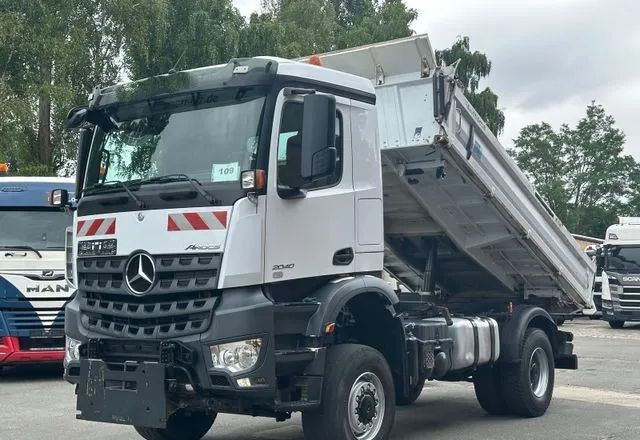 Mercedes-Benz Arocs 2040 4x4 – Meiller | Euro 6c | płyta czołowa do montażu pługu, osprzętu zimowego lub komunalnego | Automat | Resory stalowe (Blatt-Blatt) - Kiper: slika Mercedes-Benz Arocs 2040 4x4 – Meiller | Euro 6c | płyta czołowa do montażu pługu, osprzętu zimowego lub komunalnego | Automat | Resory stalowe (Blatt-Blatt) - Kiper Mercedes-Benz Arocs 2040 4x4 – Meiller | Euro 6c | płyta czołowa do montażu pługu, osprzętu zimowego lub komunalnego | Automat | Resory stalowe (Blatt-Blatt) - Kiper: slika Mercedes-Benz Arocs 2040 4x4 – Meiller | Euro 6c | płyta czołowa do montażu pługu, osprzętu zimowego lub komunalnego | Automat | Resory stalowe (Blatt-Blatt) - Kiper