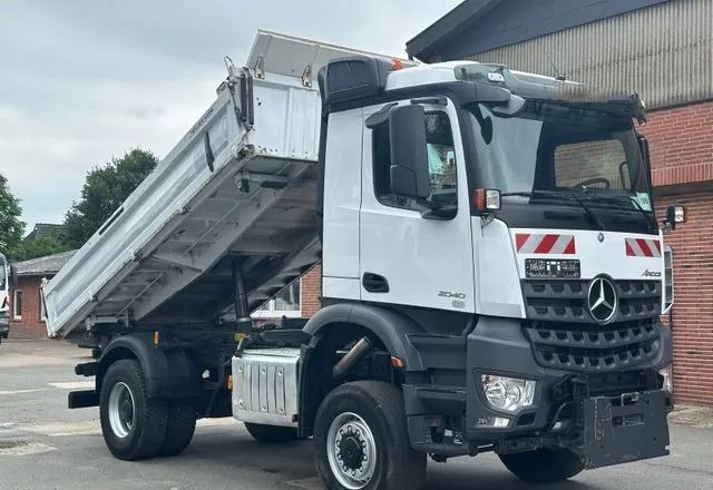 Mercedes-Benz Arocs 2040 4x4 – Meiller | Euro 6c | płyta czołowa do montażu pługu, osprzętu zimowego lub komunalnego | Automat | Resory stalowe (Blatt-Blatt) - Kiper: slika Mercedes-Benz Arocs 2040 4x4 – Meiller | Euro 6c | płyta czołowa do montażu pługu, osprzętu zimowego lub komunalnego | Automat | Resory stalowe (Blatt-Blatt) - Kiper Mercedes-Benz Arocs 2040 4x4 – Meiller | Euro 6c | płyta czołowa do montażu pługu, osprzętu zimowego lub komunalnego | Automat | Resory stalowe (Blatt-Blatt) - Kiper: slika Mercedes-Benz Arocs 2040 4x4 – Meiller | Euro 6c | płyta czołowa do montażu pługu, osprzętu zimowego lub komunalnego | Automat | Resory stalowe (Blatt-Blatt) - Kiper
