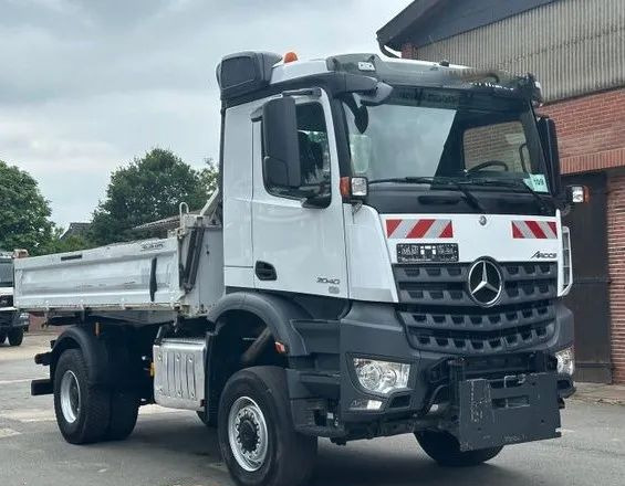 Mercedes-Benz Arocs 2040 4x4 – Meiller | Euro 6c | płyta czołowa do montażu pługu, osprzętu zimowego lub komunalnego | Automat | Resory stalowe (Blatt-Blatt) - Kiper: slika Mercedes-Benz Arocs 2040 4x4 – Meiller | Euro 6c | płyta czołowa do montażu pługu, osprzętu zimowego lub komunalnego | Automat | Resory stalowe (Blatt-Blatt) - Kiper Mercedes-Benz Arocs 2040 4x4 – Meiller | Euro 6c | płyta czołowa do montażu pługu, osprzętu zimowego lub komunalnego | Automat | Resory stalowe (Blatt-Blatt) - Kiper: slika Mercedes-Benz Arocs 2040 4x4 – Meiller | Euro 6c | płyta czołowa do montażu pługu, osprzętu zimowego lub komunalnego | Automat | Resory stalowe (Blatt-Blatt) - Kiper