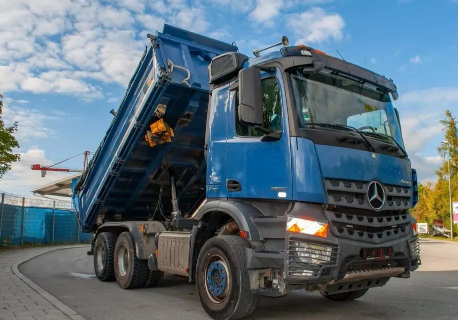 Mercedes-Benz Arocs 2652 6x4 – Wywrotka trójstronna Meiller z Bordmatik (Euro 6) - Kiper: slika Mercedes-Benz Arocs 2652 6x4 – Wywrotka trójstronna Meiller z Bordmatik (Euro 6) - Kiper Mercedes-Benz Arocs 2652 6x4 – Wywrotka trójstronna Meiller z Bordmatik (Euro 6) - Kiper: slika Mercedes-Benz Arocs 2652 6x4 – Wywrotka trójstronna Meiller z Bordmatik (Euro 6) - Kiper