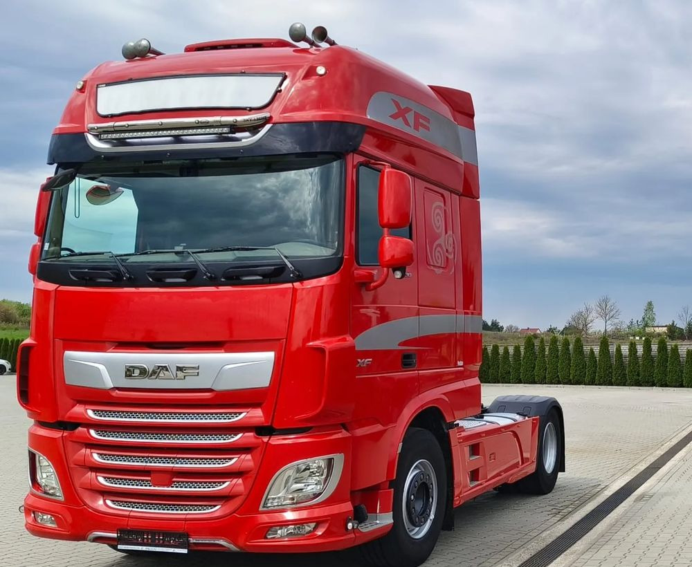 DAF XF 530 Super Space Cab | RETARDER | KLIMATYZACJA | EURO 6 | 2018 | 530 000 km - Tegljač: slika DAF XF 530 Super Space Cab | RETARDER | KLIMATYZACJA | EURO 6 | 2018 | 530 000 km - Tegljač DAF XF 530 Super Space Cab | RETARDER | KLIMATYZACJA | EURO 6 | 2018 | 530 000 km - Tegljač: slika DAF XF 530 Super Space Cab | RETARDER | KLIMATYZACJA | EURO 6 | 2018 | 530 000 km - Tegljač
