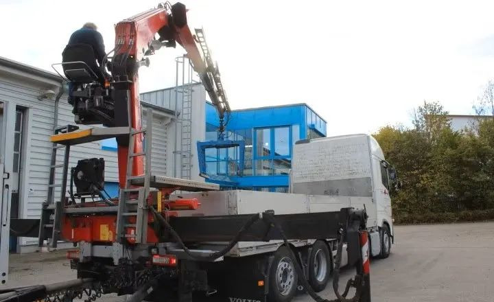 Volvo FH500 6x2 | Platforma z HDS Fassi F215A7 - Sterowanie radiowe | Euro 6 | Automatyczna skrzynia | 390 000 km - Kamion s otvorenim sandukom, Kamion s kranom: slika Volvo FH500 6x2 | Platforma z HDS Fassi F215A7 - Sterowanie radiowe | Euro 6 | Automatyczna skrzynia | 390 000 km - Kamion s otvorenim sandukom, Kamion s kranom Volvo FH500 6x2 | Platforma z HDS Fassi F215A7 - Sterowanie radiowe | Euro 6 | Automatyczna skrzynia | 390 000 km - Kamion s otvorenim sandukom, Kamion s kranom: slika Volvo FH500 6x2 | Platforma z HDS Fassi F215A7 - Sterowanie radiowe | Euro 6 | Automatyczna skrzynia | 390 000 km - Kamion s otvorenim sandukom, Kamion s kranom