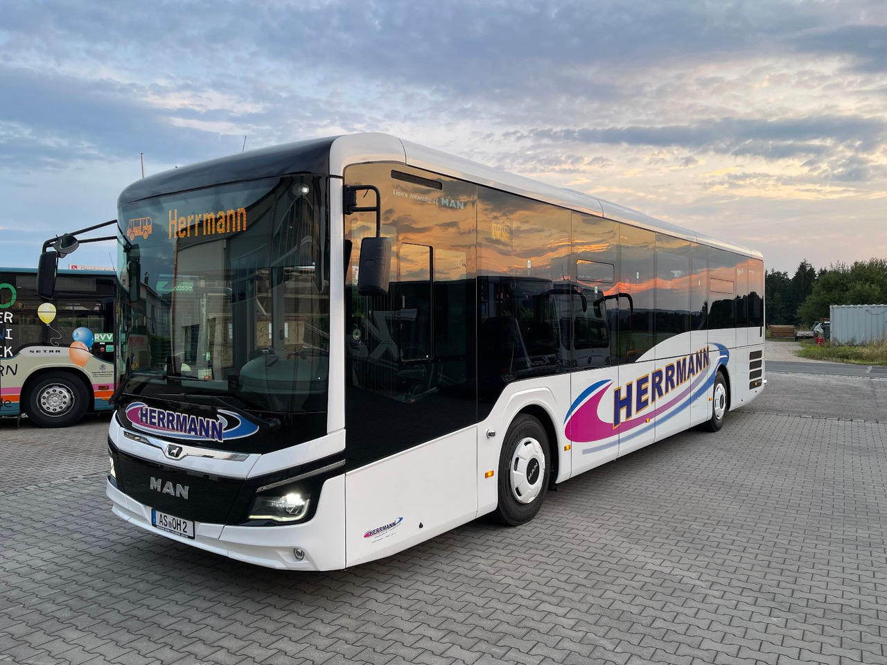 MAN Lion's Intercity LE 12 - Gradski autobus: slika MAN Lion's Intercity LE 12 - Gradski autobus MAN Lion's Intercity LE 12 - Gradski autobus: slika MAN Lion's Intercity LE 12 - Gradski autobus