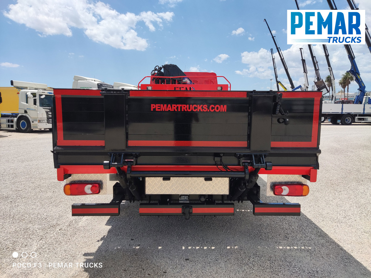 Kamion s otvorenim sandukom, Kamion s kranom DAF LF 210 GRUA CAJA FIJA: slika Kamion s otvorenim sandukom, Kamion s kranom DAF LF 210 GRUA CAJA FIJA