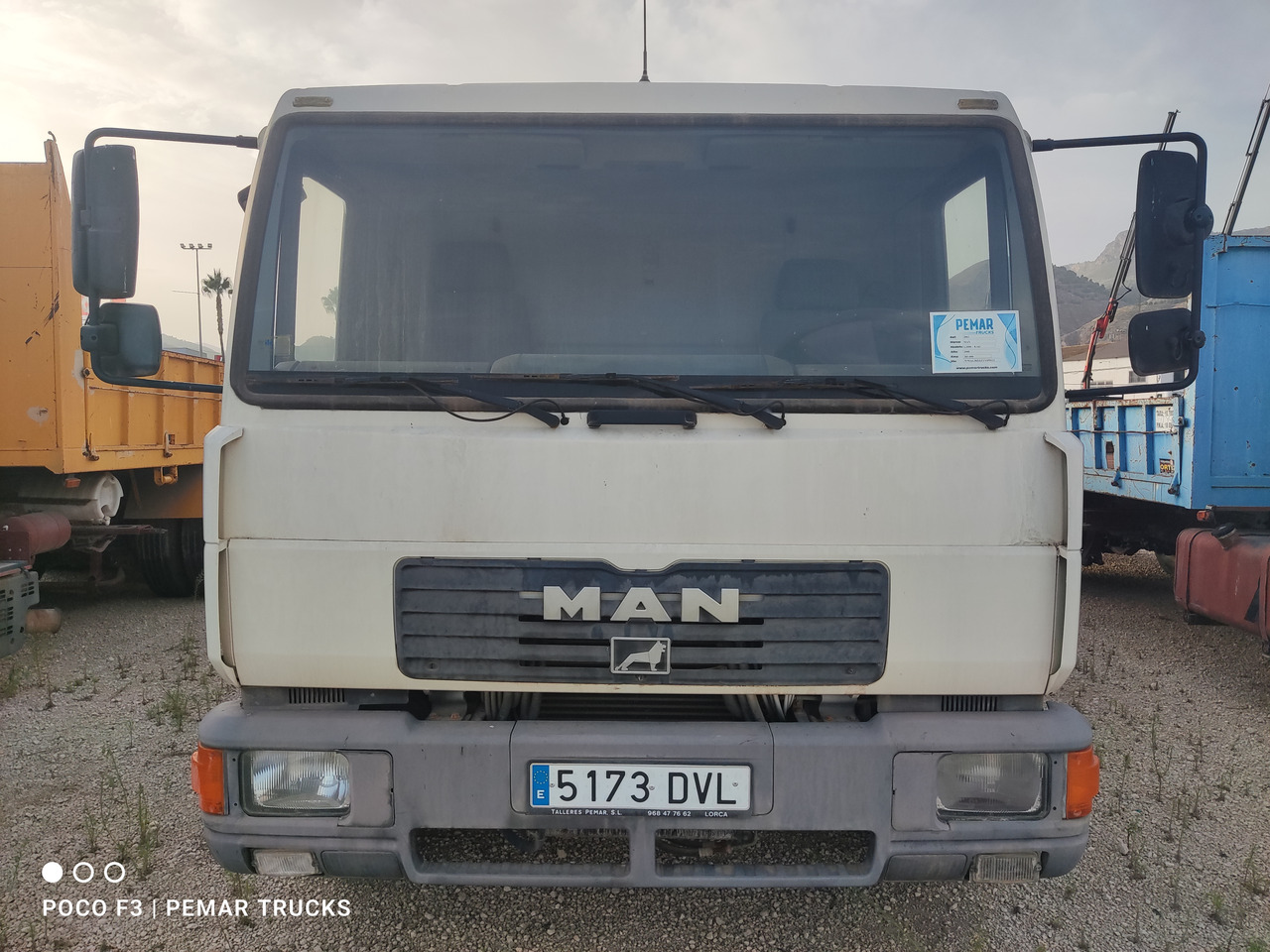 MAN L2000 - Kamion s otvorenim sandukom: slika MAN L2000 - Kamion s otvorenim sandukom MAN L2000 - Kamion s otvorenim sandukom: slika MAN L2000 - Kamion s otvorenim sandukom