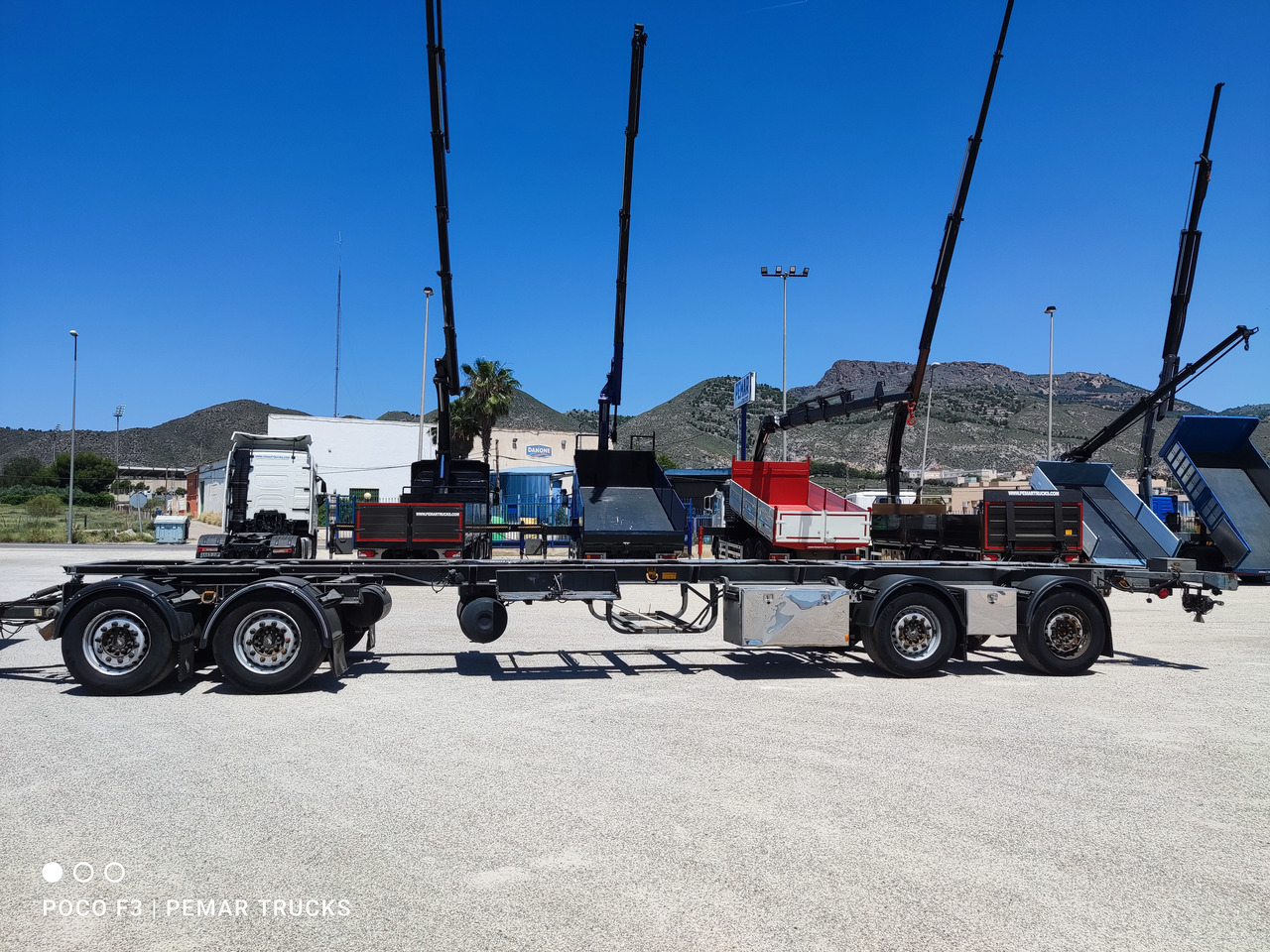 SCHMITZ CARGOBULL KO36 CHASIS MEGATRAILER 4 ejes - Prikolica-šasija: slika SCHMITZ CARGOBULL KO36 CHASIS MEGATRAILER 4 ejes - Prikolica-šasija SCHMITZ CARGOBULL KO36 CHASIS MEGATRAILER 4 ejes - Prikolica-šasija: slika SCHMITZ CARGOBULL KO36 CHASIS MEGATRAILER 4 ejes - Prikolica-šasija