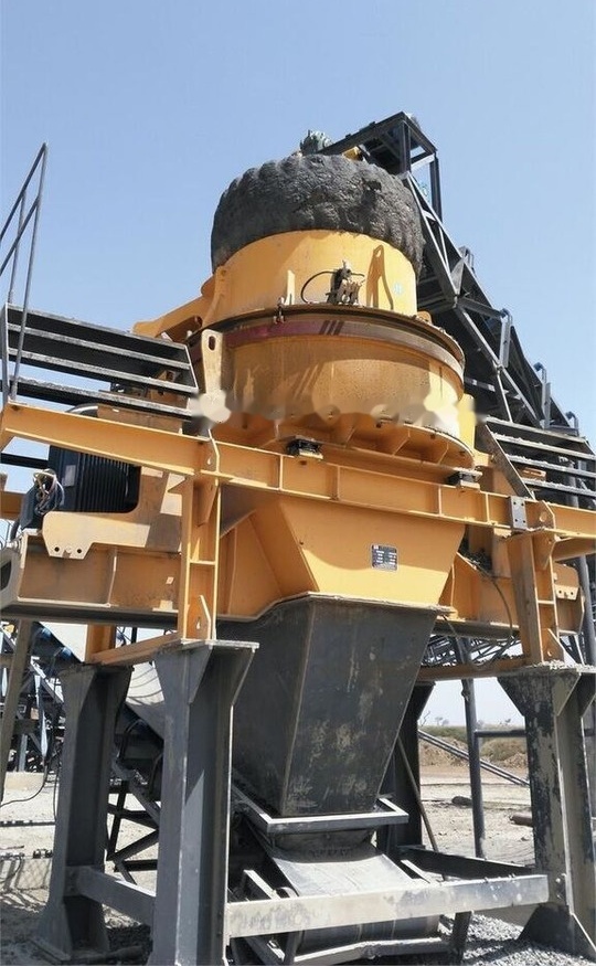 Novi Drobilica Kinglink 250-300 TPH Usine fixe de concassage de pierre basaltique: slika Novi Drobilica Kinglink 250-300 TPH Usine fixe de concassage de pierre basaltique