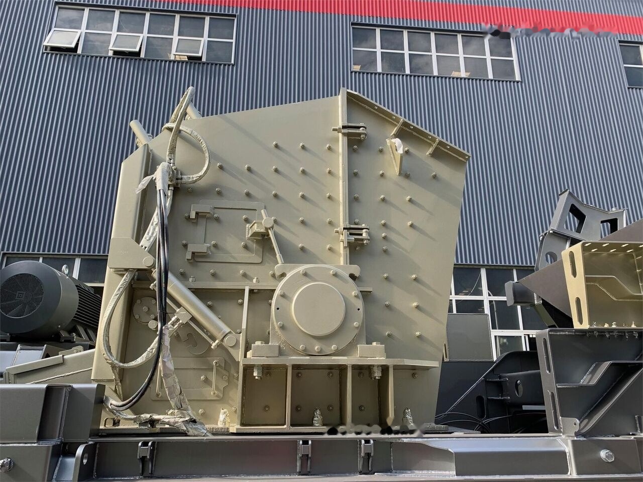 Kinglink KL3S2160F1315 Portable Impact Crusher Plant - Udarna drobilica: slika Kinglink KL3S2160F1315 Portable Impact Crusher Plant - Udarna drobilica Kinglink KL3S2160F1315 Portable Impact Crusher Plant - Udarna drobilica: slika Kinglink KL3S2160F1315 Portable Impact Crusher Plant - Udarna drobilica