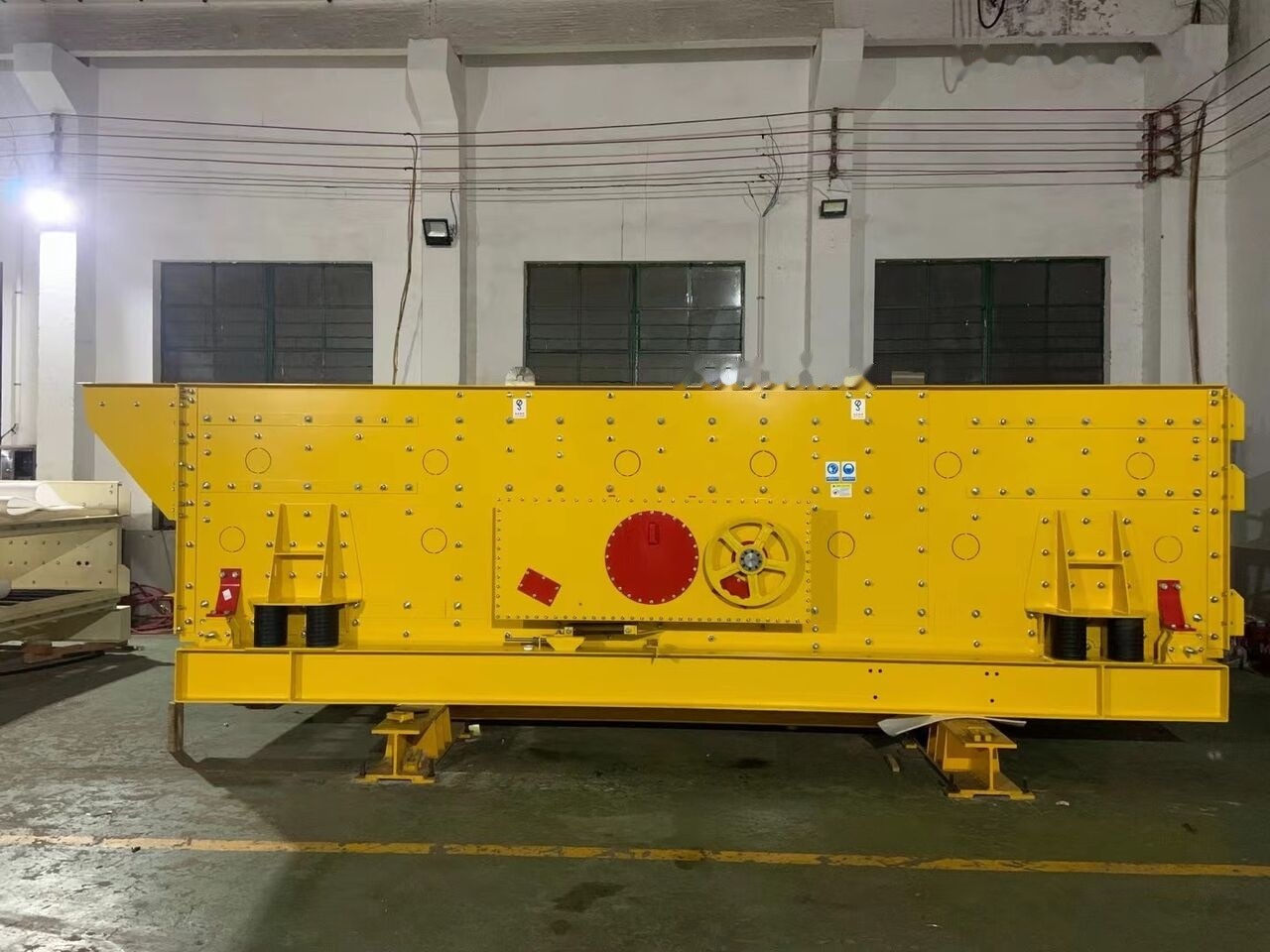 Kinglink KTH Horizontal Vibrating Screen | Triple Shafts - Screener: slika Kinglink KTH Horizontal Vibrating Screen | Triple Shafts - Screener Kinglink KTH Horizontal Vibrating Screen | Triple Shafts - Screener: slika Kinglink KTH Horizontal Vibrating Screen | Triple Shafts - Screener