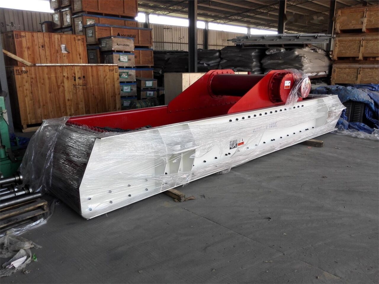 Kinglink ZSW600X130 OEM manufacturing Gator type Vibrating Grizzly Feeder - Screener: slika Kinglink ZSW600X130 OEM manufacturing Gator type Vibrating Grizzly Feeder - Screener Kinglink ZSW600X130 OEM manufacturing Gator type Vibrating Grizzly Feeder - Screener: slika Kinglink ZSW600X130 OEM manufacturing Gator type Vibrating Grizzly Feeder - Screener