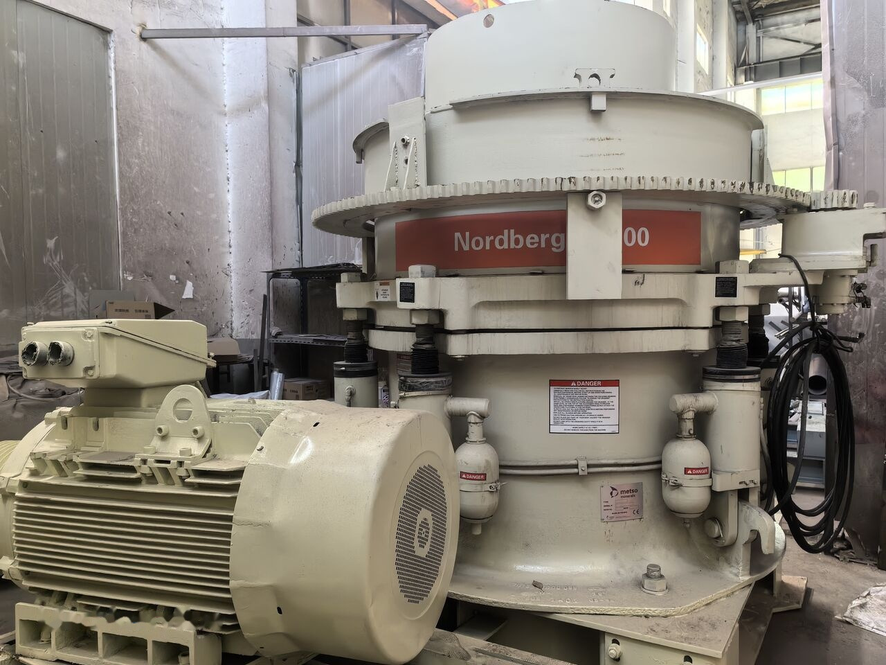 Metso Nordberg HP300 Cone Crusher - Konusna drobilica: slika Metso Nordberg HP300 Cone Crusher - Konusna drobilica Metso Nordberg HP300 Cone Crusher - Konusna drobilica: slika Metso Nordberg HP300 Cone Crusher - Konusna drobilica