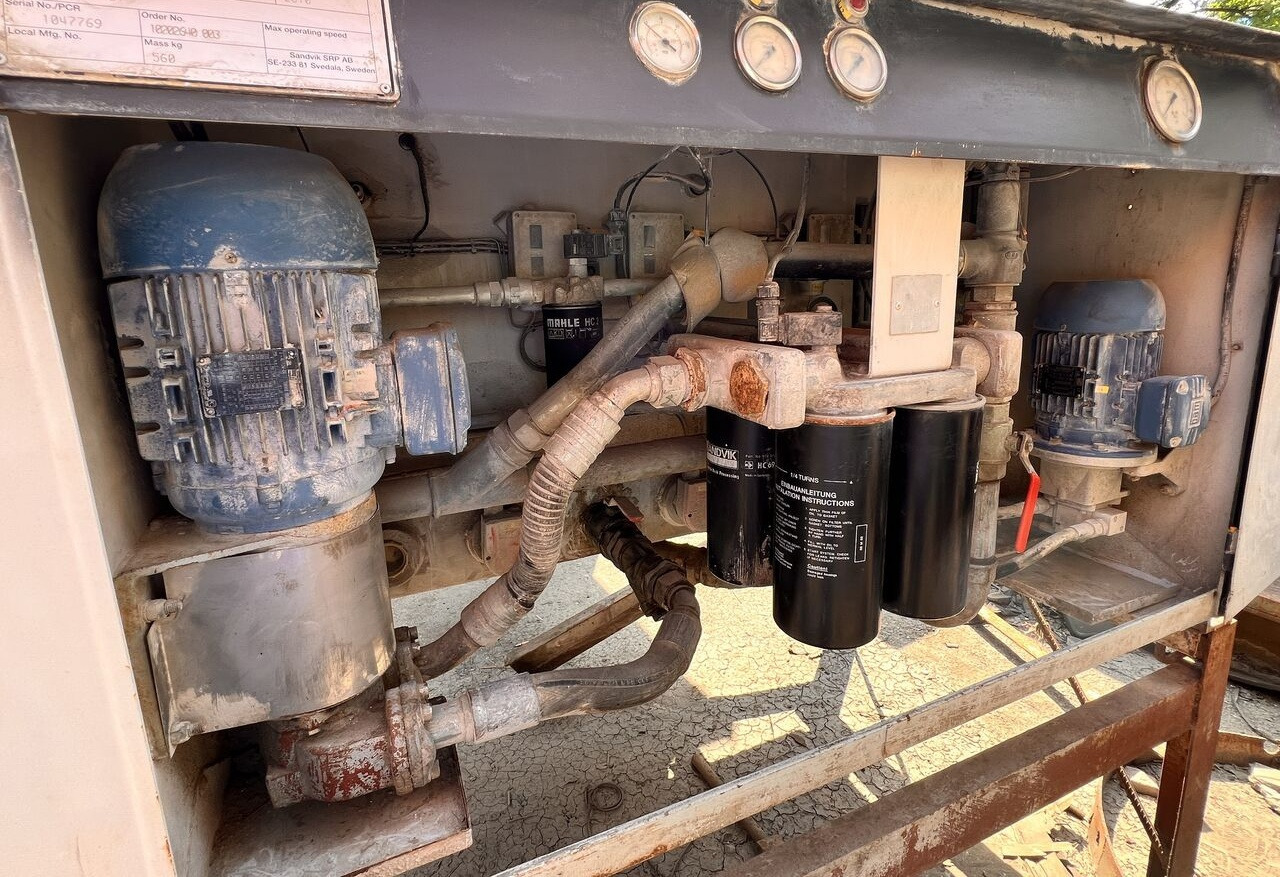 Sandvik CH660- MF Hydraulic Cone Crusher - Konusna drobilica: slika Sandvik CH660- MF Hydraulic Cone Crusher - Konusna drobilica Sandvik CH660- MF Hydraulic Cone Crusher - Konusna drobilica: slika Sandvik CH660- MF Hydraulic Cone Crusher - Konusna drobilica