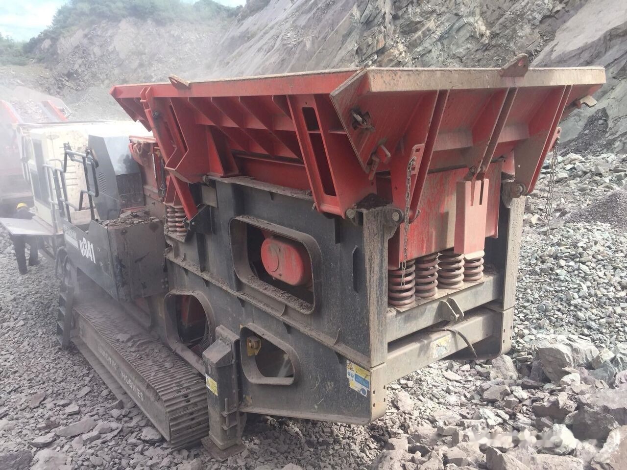 Mobilna drobilica Sandvik QJ341 Mobile Crushing Plant: slika Mobilna drobilica Sandvik QJ341 Mobile Crushing Plant