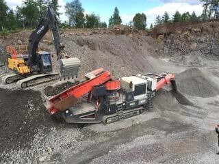 Sandvik QS331 Mobile Crushing Plant - Mobilna drobilica: slika Sandvik QS331 Mobile Crushing Plant - Mobilna drobilica Sandvik QS331 Mobile Crushing Plant - Mobilna drobilica: slika Sandvik QS331 Mobile Crushing Plant - Mobilna drobilica