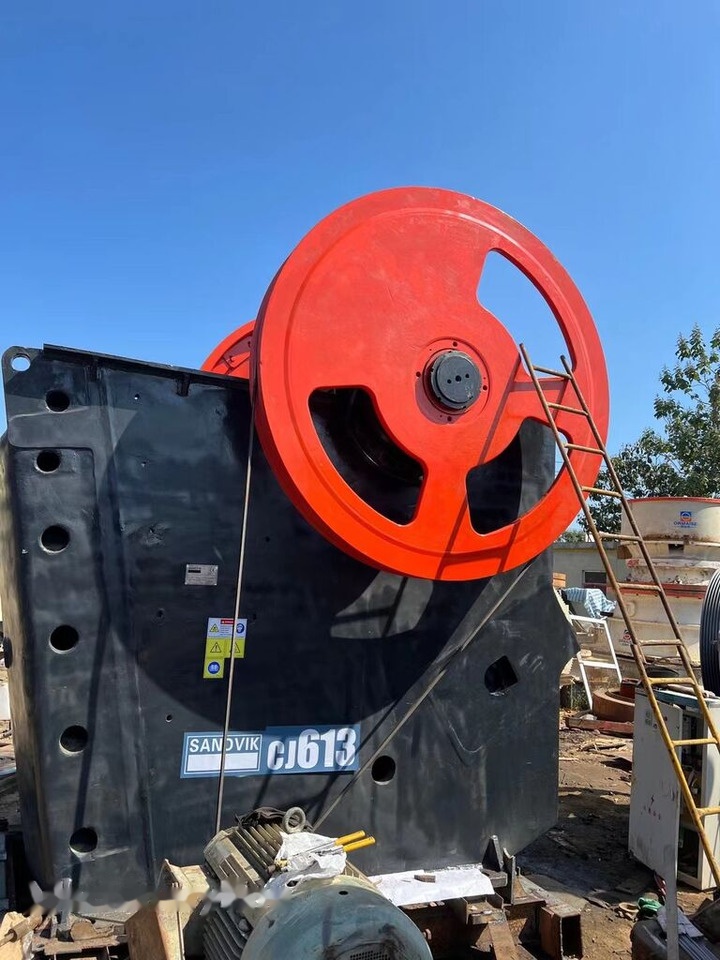 Sandvik USED CJ613 JAW CRUSHER - Čeljusna drobilica: slika Sandvik USED CJ613 JAW CRUSHER - Čeljusna drobilica Sandvik USED CJ613 JAW CRUSHER - Čeljusna drobilica: slika Sandvik USED CJ613 JAW CRUSHER - Čeljusna drobilica