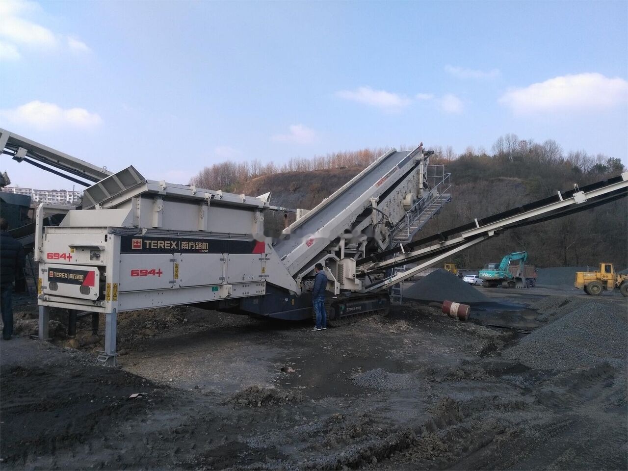 Terex 694+ Mobile screening machine - Screener: slika Terex 694+ Mobile screening machine - Screener Terex 694+ Mobile screening machine - Screener: slika Terex 694+ Mobile screening machine - Screener