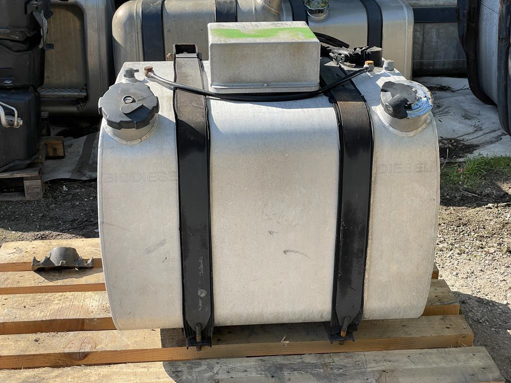 ALUMINUM 260 L - Spremnik goriva za Kamion: slika ALUMINUM 260 L - Spremnik goriva za Kamion ALUMINUM 260 L - Spremnik goriva za Kamion: slika ALUMINUM 260 L - Spremnik goriva za Kamion