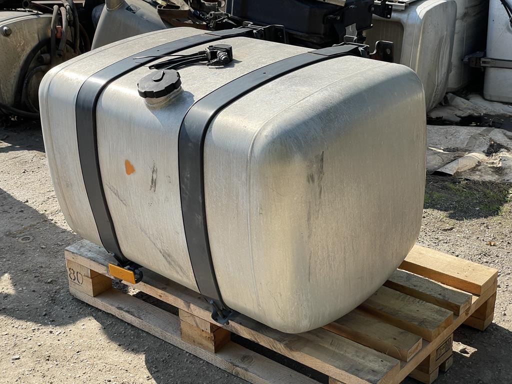 ALUMINUM - 480 L - Spremnik goriva za Kamion: slika ALUMINUM - 480 L - Spremnik goriva za Kamion ALUMINUM - 480 L - Spremnik goriva za Kamion: slika ALUMINUM - 480 L - Spremnik goriva za Kamion