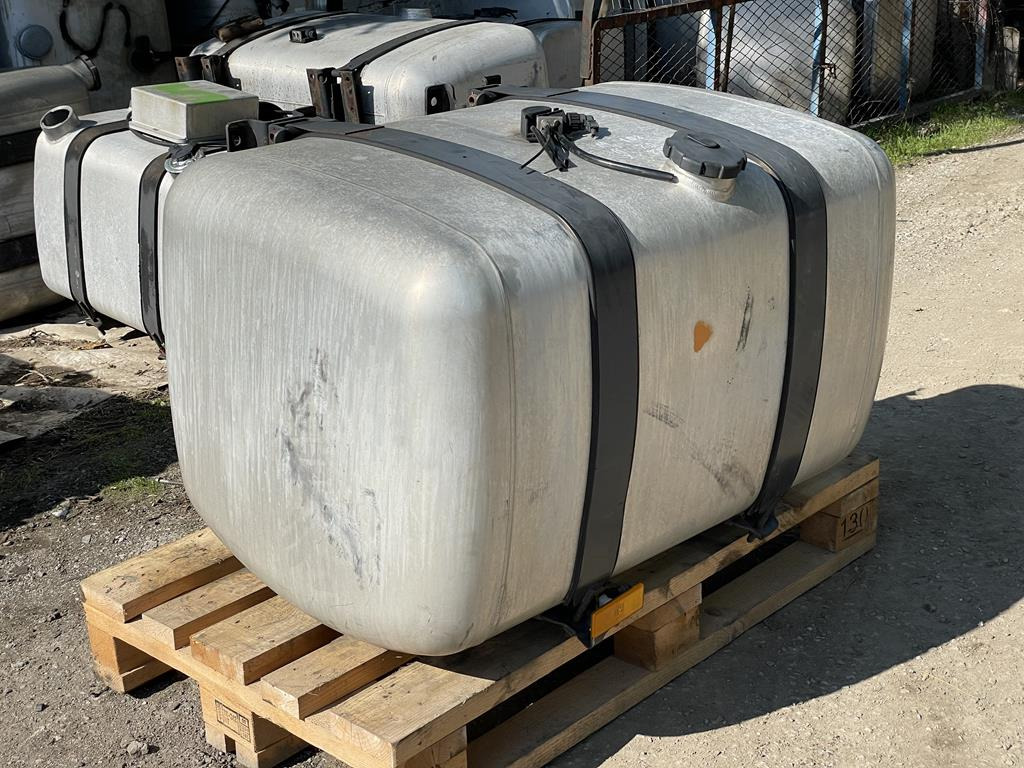 ALUMINUM - 480 L - Spremnik goriva za Kamion: slika ALUMINUM - 480 L - Spremnik goriva za Kamion ALUMINUM - 480 L - Spremnik goriva za Kamion: slika ALUMINUM - 480 L - Spremnik goriva za Kamion