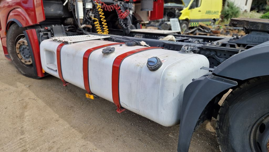 ALUMINUM OIL TANK 830 L - Spremnik goriva za Kamion: slika ALUMINUM OIL TANK 830 L - Spremnik goriva za Kamion ALUMINUM OIL TANK 830 L - Spremnik goriva za Kamion: slika ALUMINUM OIL TANK 830 L - Spremnik goriva za Kamion